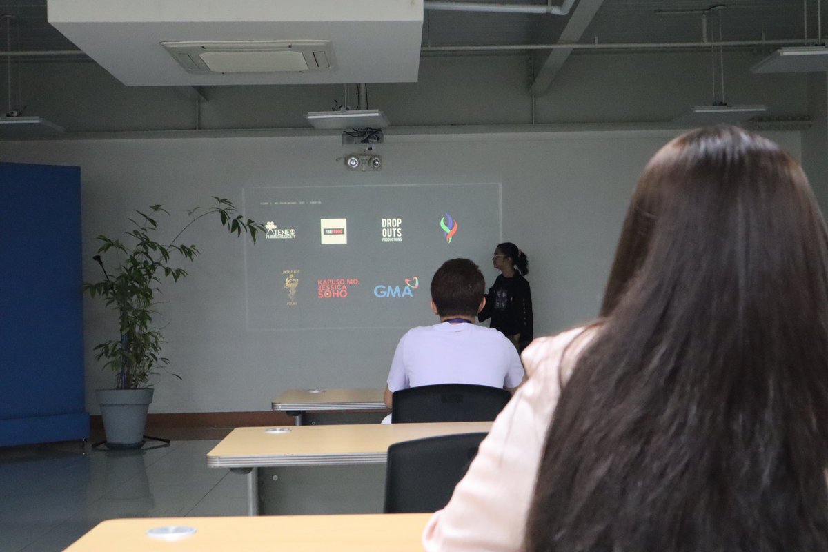 AdDUCultArts's tweet photo. IN PHOTOS 📸

Last January 19, 2023, the participants for MUGNA (Mindanawon Ug Nasudnong Adbukasiya) Film Fest and Competition underwent orientation and mentorship with Mr. @FrankyArrocena Francis Arrocena of Duwende Films. https://t.co/Q9Kbazt6J1