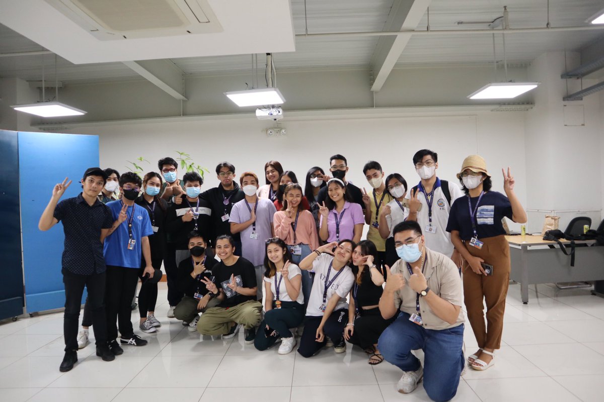 AdDUCultArts's tweet photo. IN PHOTOS 📸

Last January 19, 2023, the participants for MUGNA (Mindanawon Ug Nasudnong Adbukasiya) Film Fest and Competition underwent orientation and mentorship with Mr. @FrankyArrocena Francis Arrocena of Duwende Films. https://t.co/Q9Kbazt6J1