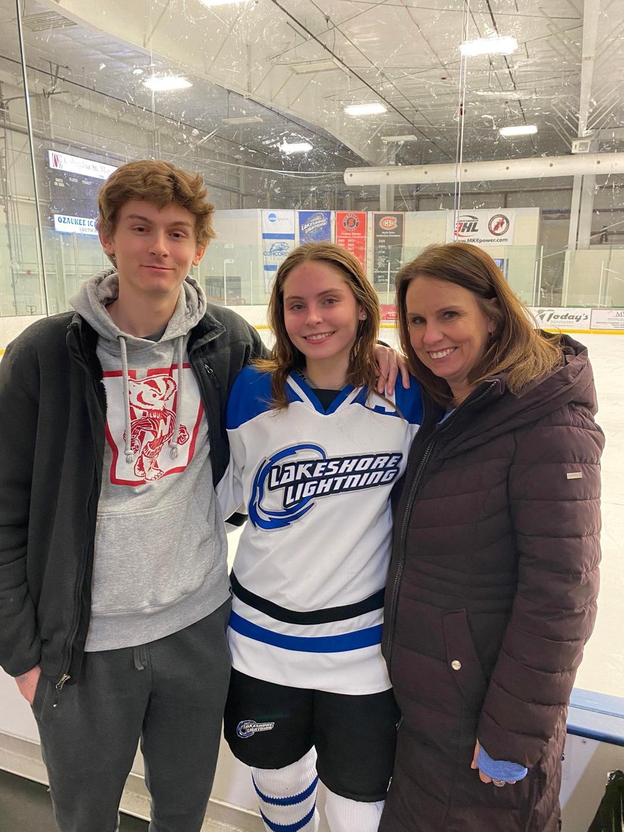 Lakeshore Lightning HS Hockey tweet media