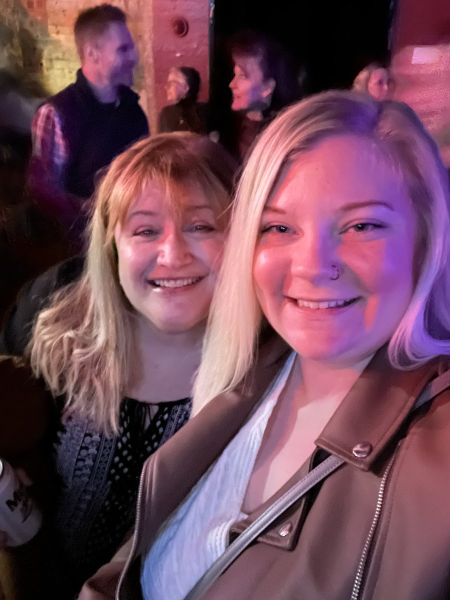 fogle003's tweet image. Ready to go #BacktoMac
Fantastic tribute to #ChristineMcVie
#Headliners is a great venue