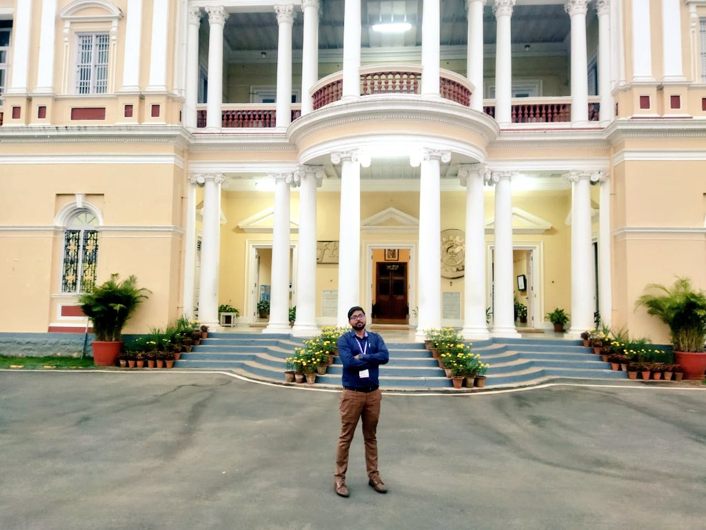 Rssutkarsh's tweet photo. दिल में जो है वही जबान पर है...
हममें और कोई खास बात नहीं... https://t.co/bUt5aVcRTt
