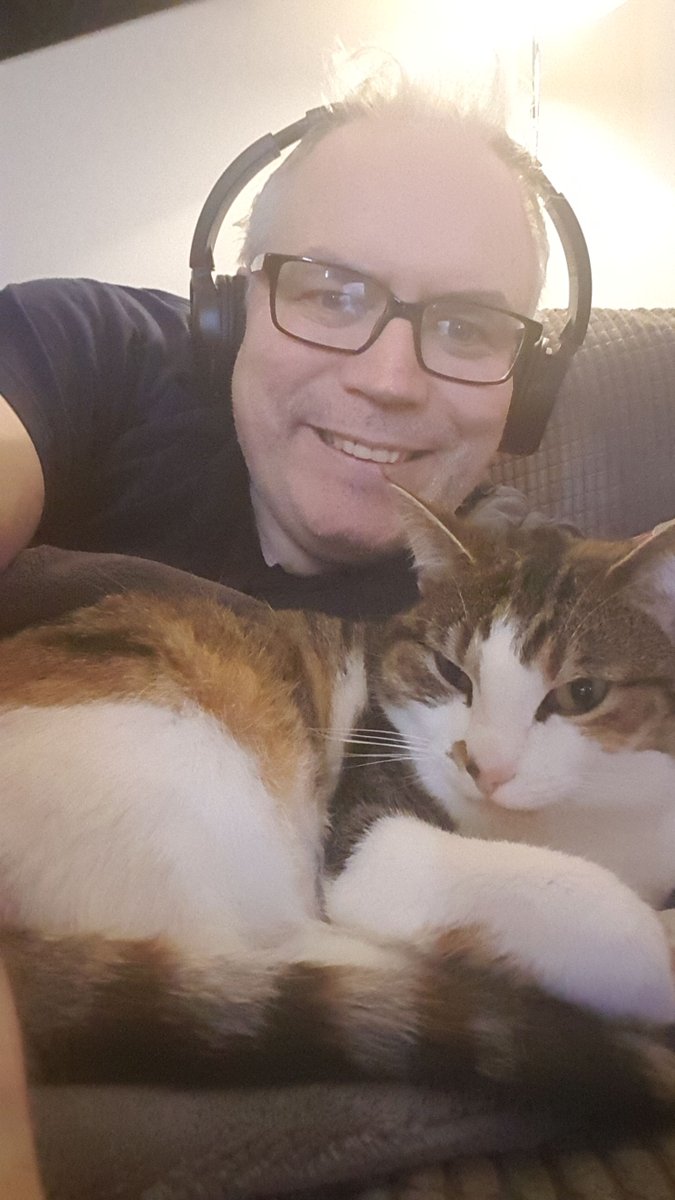 frankintech00's tweet image. With #Missy the cat are in the same room, it's a battle of wills. She is cute, but always knows when I'm in the zone and interrupts but I can't stay mad at her for long #codinglife #programmerpets Follow me for more updates on my coding journey! #programmerlife #codingcommunity