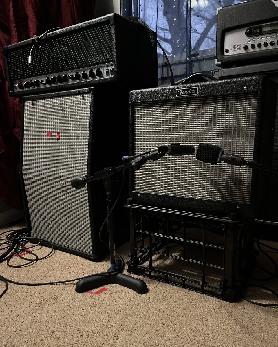 Hollowed_Sky's tweet photo. Tonight was all about capturing clean tones. 🧼🎸

#fenderbluesjr 
#peavey6505plus 
#fenderjaguar 
#fenderjapan 
#bottommaster
#baritoneguitar 
#shuresm57 
#sennheisere609 
#homerecording https://t.co/QuUfAzES0v