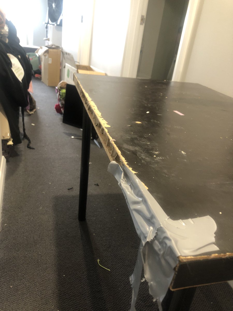 xhailou's tweet photo. don't want  no streamer to ever complain about there desk again. mine was ruined by rain and shit and as soon as my mum saw mine she immediately started googling desks 💀 https://t.co/xwmoD3SBXf