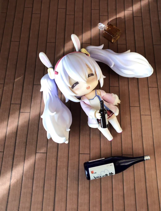 「むにゃ…これはただの秘伝冷却水…」「すぴー…」ラフィー嘘をつけ! 
