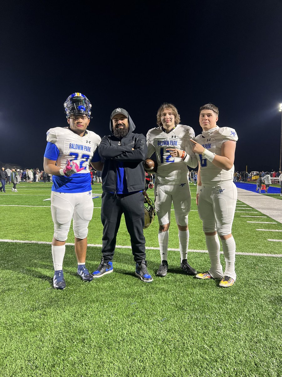 Coach Niko Johnson tweet media