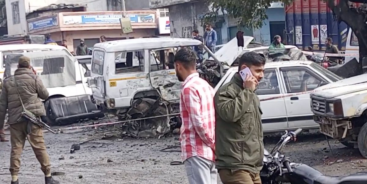jkchanneltv's tweet photo. Twin blasts occurred in Narwal area of Jammu, 6 people injured: Mukesh Singh, ADGP Jammu Zone 
@igpjmu 
#narwal #narwalblast #jammu #JammuKashmir #jkchannel https://t.co/ZrqiQgPwpA