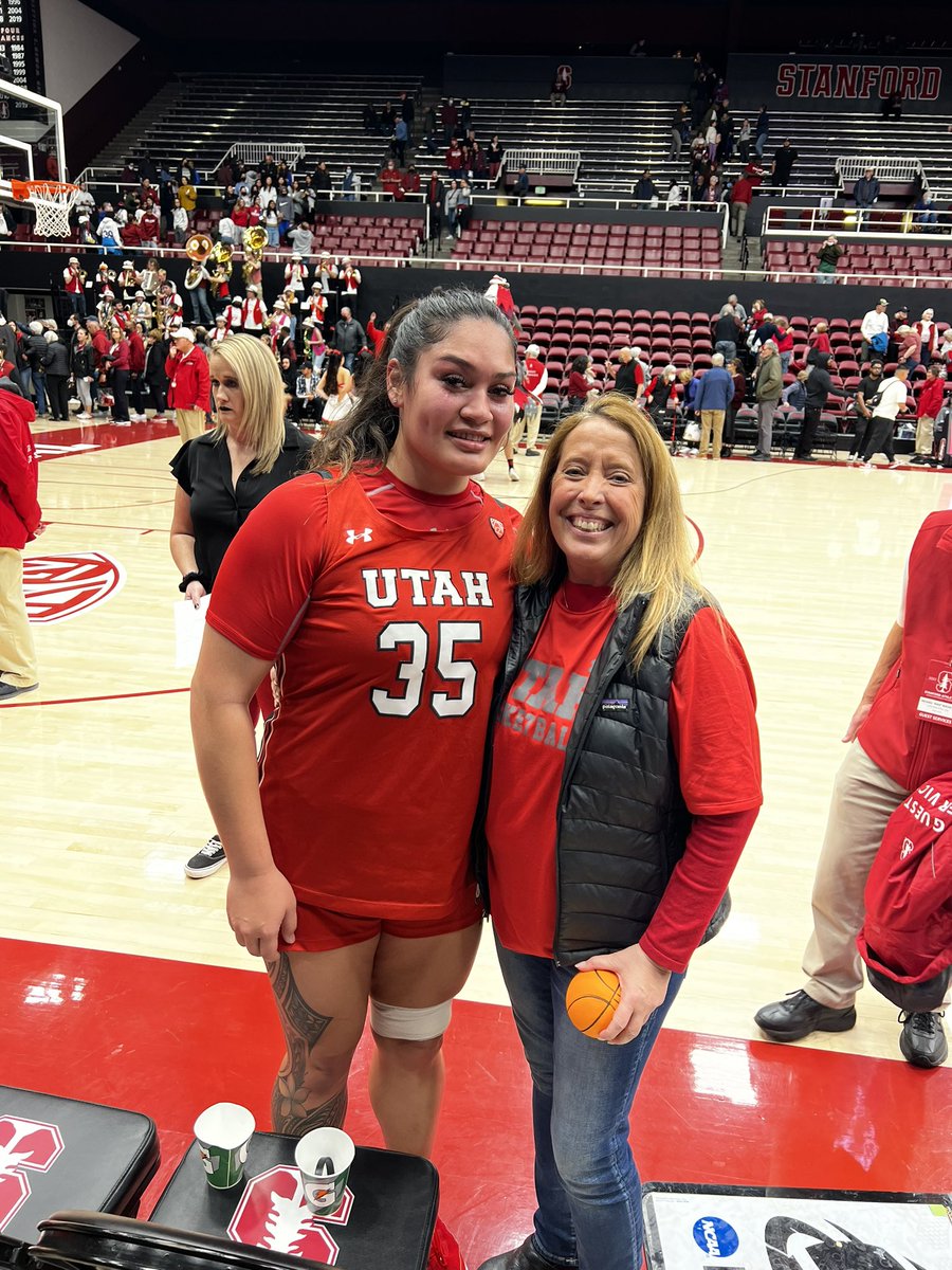 24 hour trip to watch Alissa and her teammates play Stanford!! Go Utes!! <a href="/UTAHWBB/">Utah Women’s Basketball</a> <a href="/alissa_pili/">ap</a> Quick lunch with my niece Brittany in the city. ❤️ Thanks Emily for the tour and a great day at Stanford!🌲