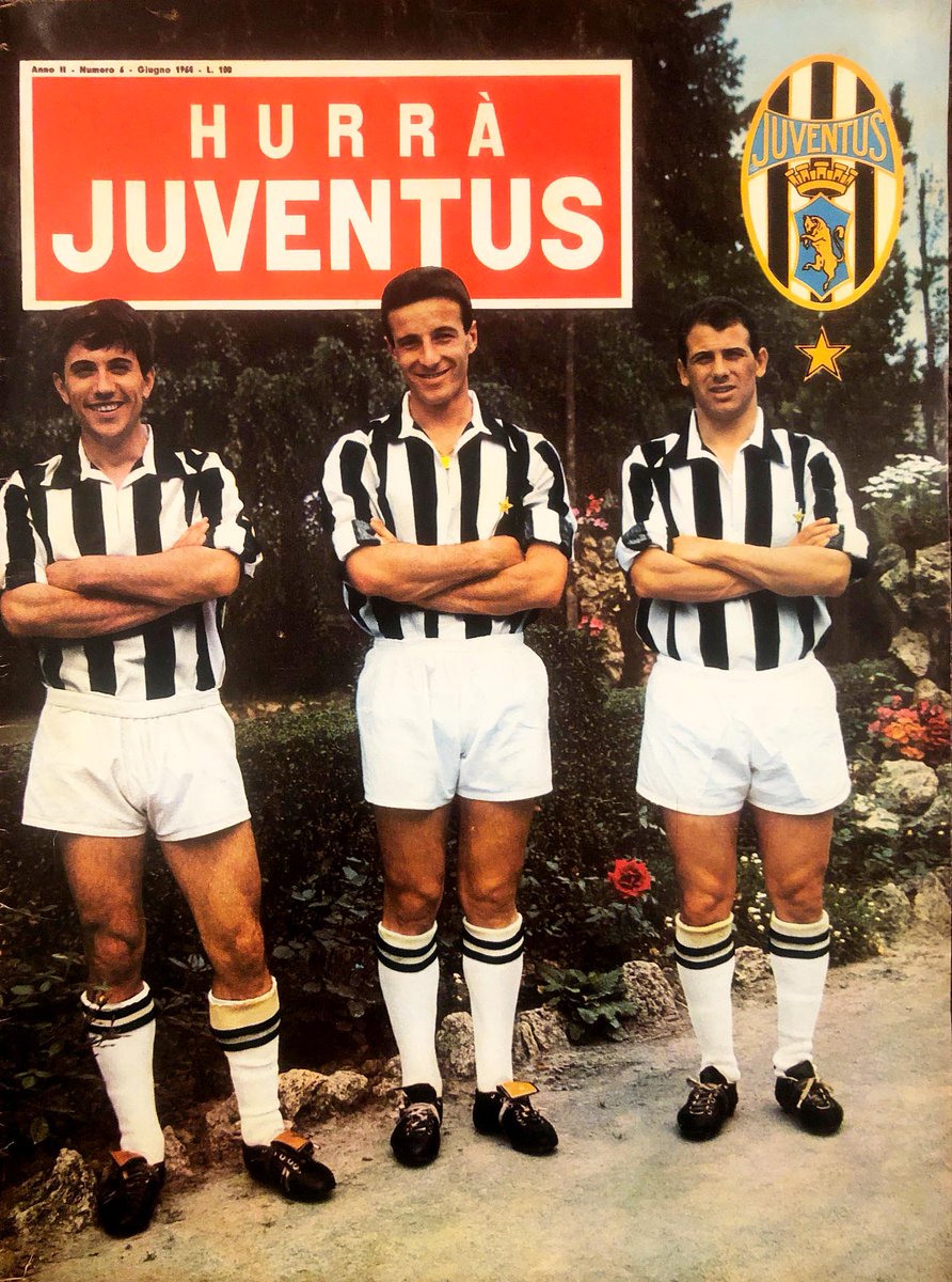 JUVEN_TV's tweet photo. Gino #Stacchini, Tino #Castano, Carlo Dell’Omodarme sorridono dalla copertina di #HurràJuventus di giugno 1964.
@juventusfc https://t.co/gfSMkrn7Ir