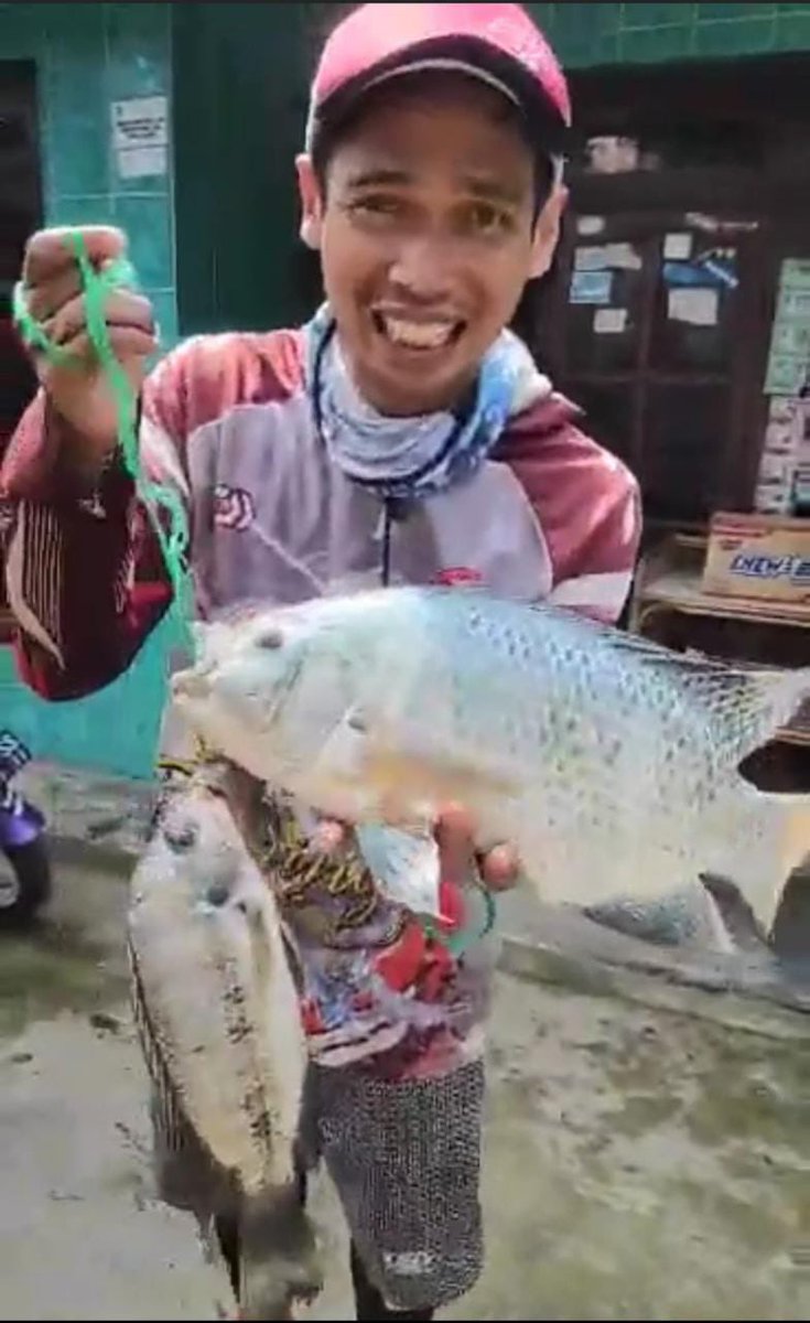 PundanArmy's tweet photo. Fendri Sumaryono
Posisi: Full-back kiri

Andalan PON Jateng era Firmandoyo. Sekarang lebih sibuk mancing, Lur! https://t.co/4hqTYi0tjA