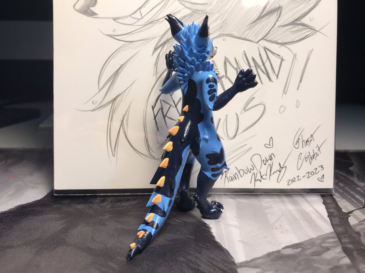 RainbowDPro's tweet photo. #Freakhound Traxus!
A painted mini freakhound model by @GhostCabbit for a lovely commissioner! Along with a sketch to go with it!💖
.
#furryart #furryartist #furryfandom #traditionalart #paintedmodel #3dart https://t.co/pfM5WgekFO