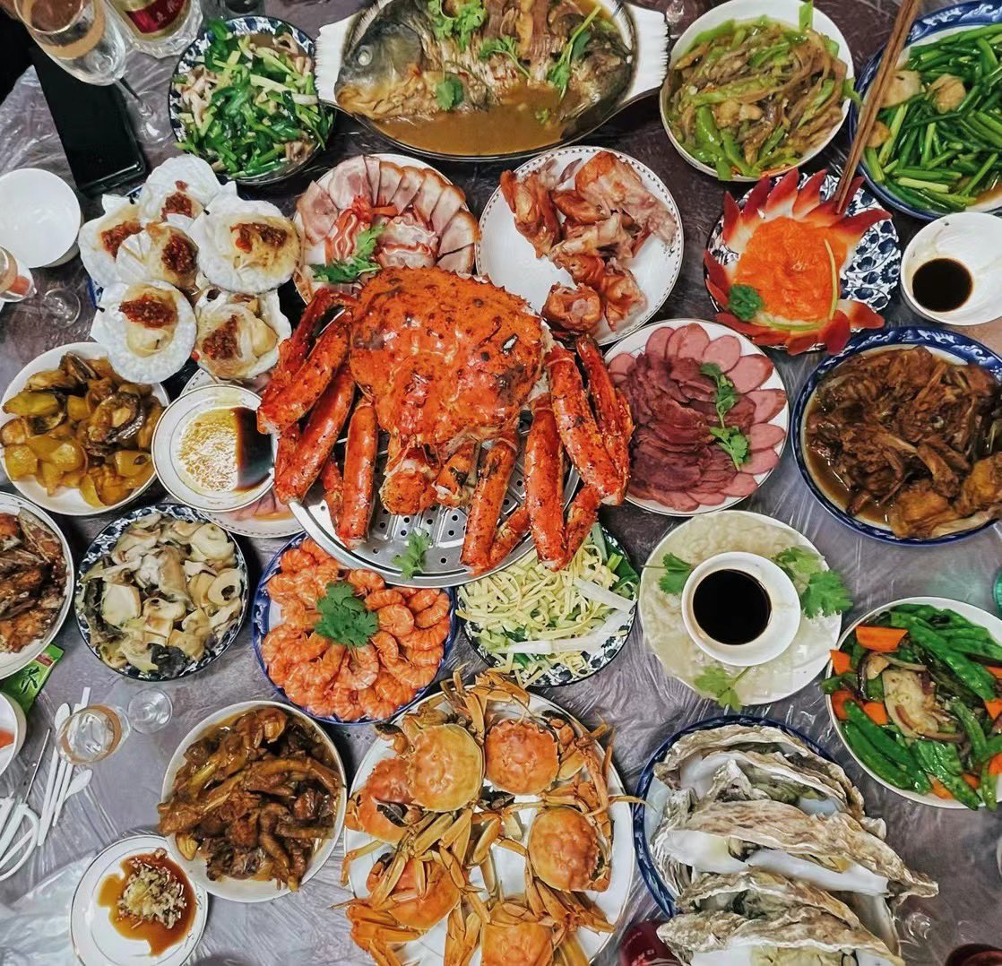 累懵了
大家都几点吃年夜饭捏 不会就我家这么早吧 https://t.co/aESwlIWy8N