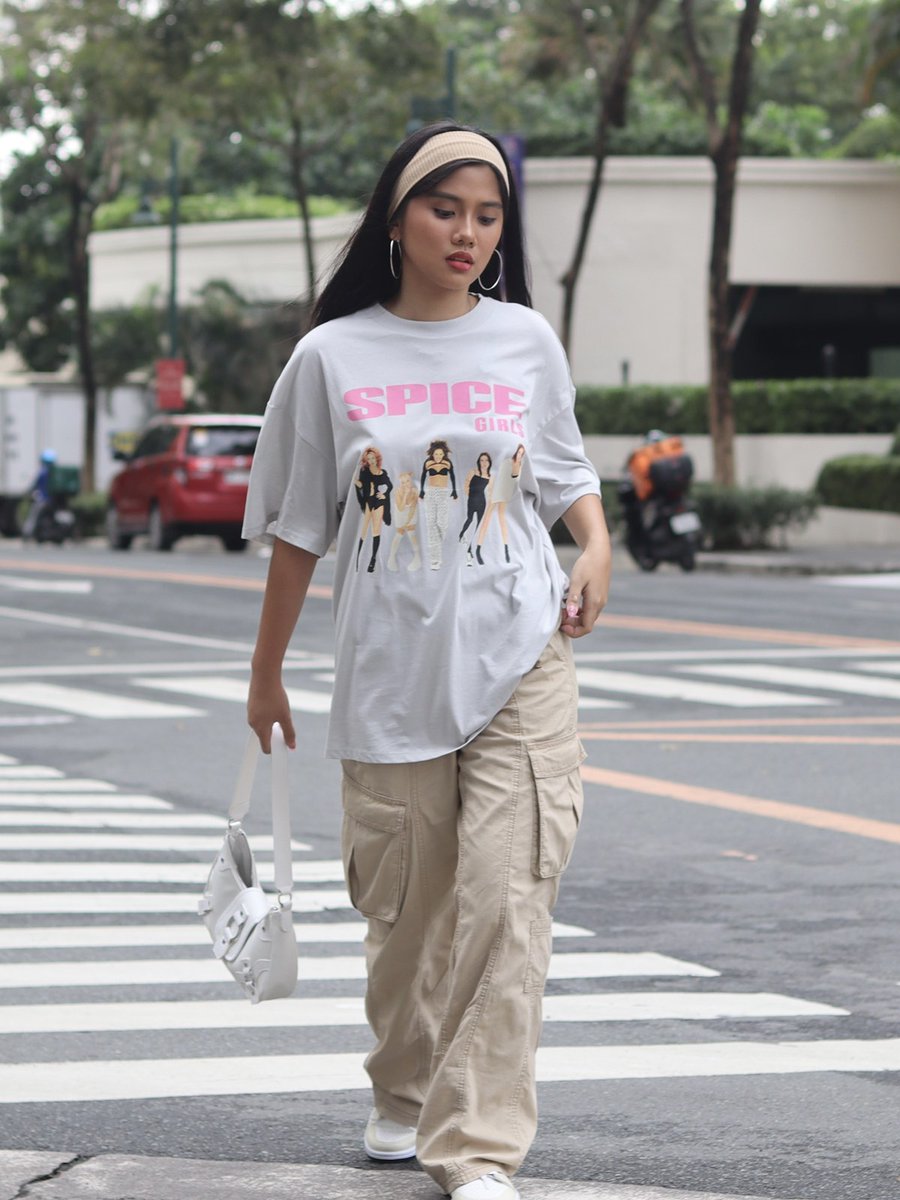 hmphilippines's tweet photo. This look on Ashley Garcia is what you really really want! π #HMDivided
Explore and shop more music, movie, and character themed pieces from P899 in stores and online.
Oversized T-shirt: https://t.co/mQ4AI1p2h1 https://t.co/AQwpzNTSNw