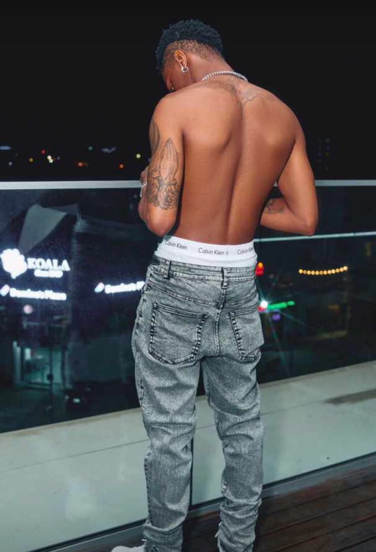 NezyMain's tweet image. Wiz for life❤️🦅@wizkidayo @wizkidfc_