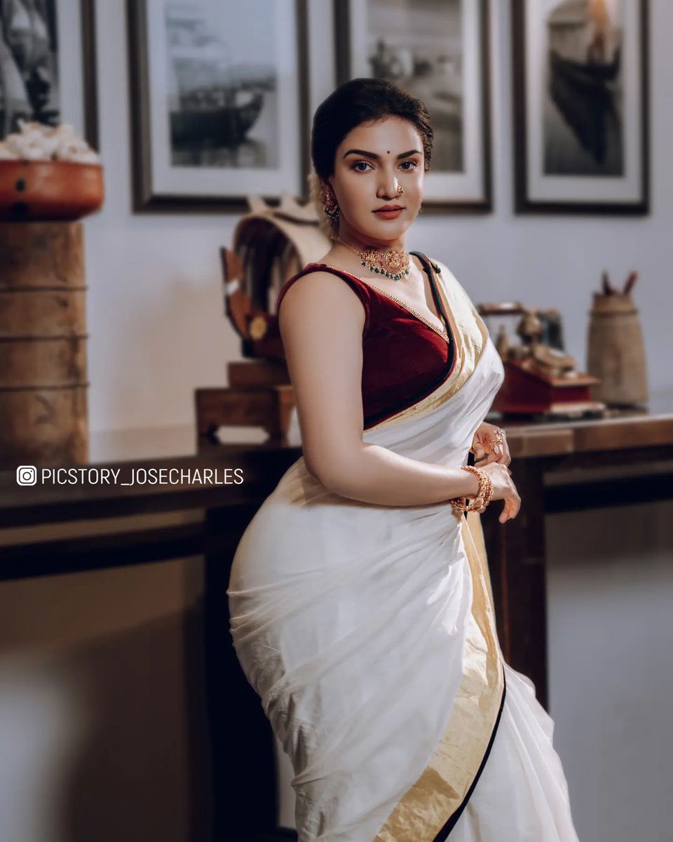 DirectorHasina's tweet photo. #HoneyRose 
#mallumodel 
#ActressGallery https://t.co/ji5t8rTBQx