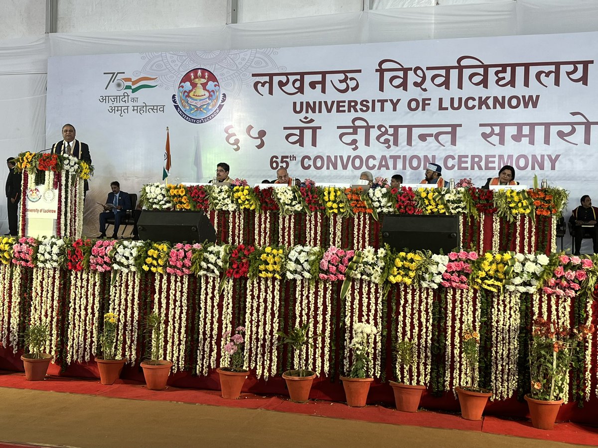 lkouniv's tweet photo. University of Lucknow is proud to bestow Honoris Causa Doctor of Science upon Dr Sanjay Singh, CEO  of Gennova Biopharmaceuticals Ltd., Pune. He is driving force behind development of India’s first mRNA based COVID vaccine. https://t.co/Dgg5C0F5km