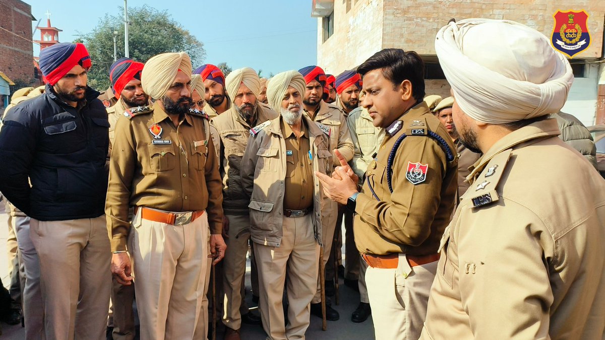 MogaPolice's tweet photo. Operation Eagle-II is being carried out today by Moga Police. In which, special strong Nakabandi were built and suspicious vehicles/persons are being checked under the supervision of @FaridkotRange.
 #OperationEagle https://t.co/L3mw5oBZyZ