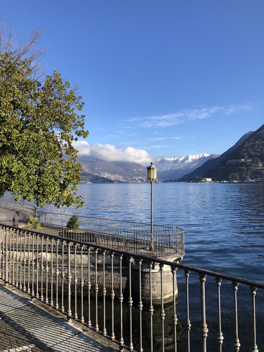 #HappySaturday from #Como,
#Italy! 😎🤗

#January2023 #itali #europe #beautiful #travel #travelblog #blog #travelphoto #explore #letstravel #wintertravel #sunnywinter #sunnyItaly