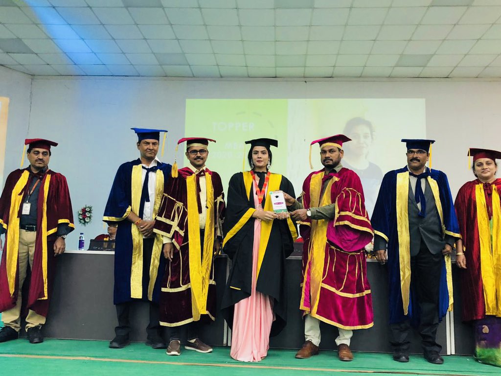 MarriRajasekar's tweet photo. It’s time for the next chapter - Take pride in how far you’ve come, have faith in how far you can go but don’t forget to enjoy the journey.

Congratulations &amp; best wishes to the Batch of 2018-2022 on your #graduation👍 https://t.co/t1128de4tz