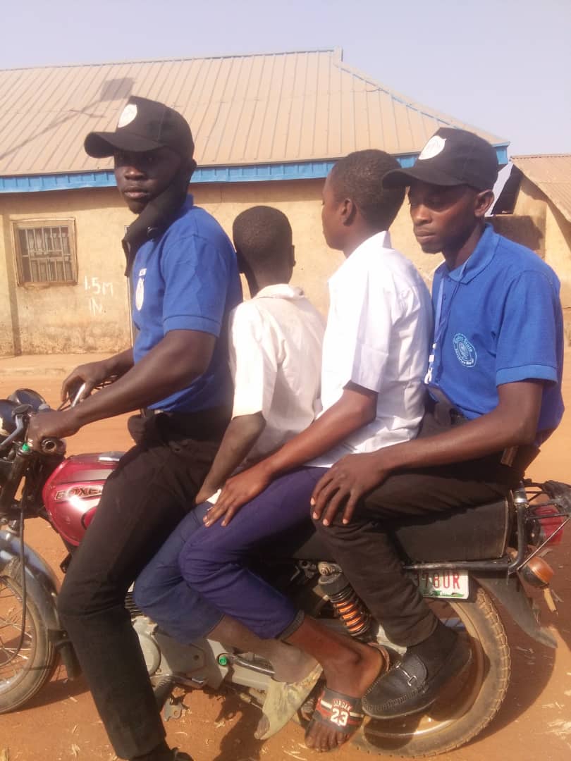 PUNCTUALITY TO SCHOOL These students, seen at home unprepared for school, were made to dress up, taken to sch. &amp; were handed over to the school authority by <a href="/EduMarshalsKad/">Kaduna State Education Marshal</a>. <a href="/elrufai/">Nasir Ahmad El-Rufai</a> <a href="/Kaduna_MoE/">Ministry of Education</a> <a href="/KDHSSD/">Human Services & Social Development Kaduna</a> <a href="/KadunaSubeb/">Kaduna SUBEB</a> <a href="/leads_nigeria/">Legal Awareness for Nigerian Women (LANW)</a> <a href="/AHayatu/">® المهندس ادم حیاة</a> <a href="/GovKaduna/">Governor of Kaduna</a> <a href="/WBG_Education/">World Bank Education & Skills</a> <a href="/STELLABLAIZE/">⭐️Stella Blaize💫Founder EduMarshals</a>