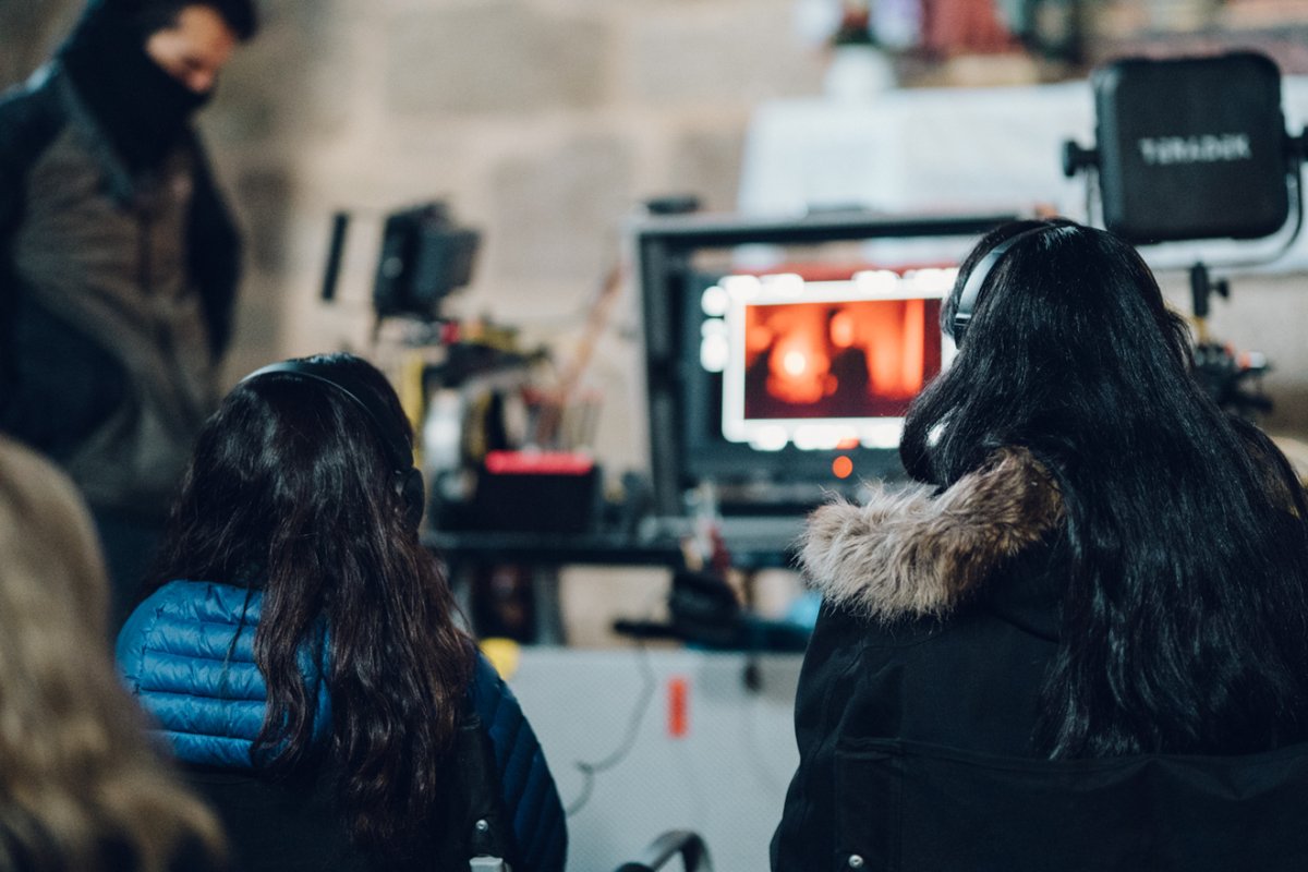 FastenFilms's tweet photo. 🔥 Hace un mes estrenamos #OCorpoAberto, el primer largometraje de #ÁngelesHuerta.
👻 Una historia de #terrorfolk que cruza la línea entre la vida y la muerte. Protagonizada por @tamarnovas, Victória Guerra y María Vázquez.
📸 @Ghaspar + Marcos Pereiro
#cineespañol #cinegalego https://t.co/EORRB3fubA