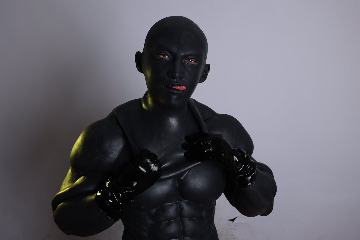 Smitizen's tweet photo. Pull it hard😈
#smitizen #musclesuit #fakemuscles #fakeabs #mask #malemask #maskfetish #rubberfetish #transformation #secondskin #kinkygay https://t.co/VGQmIko3Yb
