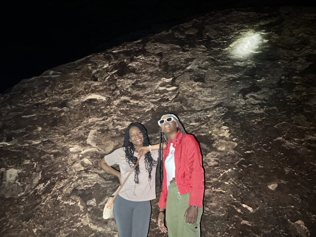 La gigantesque grotte souterraine de Nkila-Ntari, longue de près de 30 kilomètres, se trouve dans le département de la Bouenza, près du village éponyme, dans le sud de la République du Congo. #WeSeeCongoBrazzaville,
#AfricaEU #GlobalGateway 
#UnioneuropéenneauCongoBrazzaville 🇪🇺