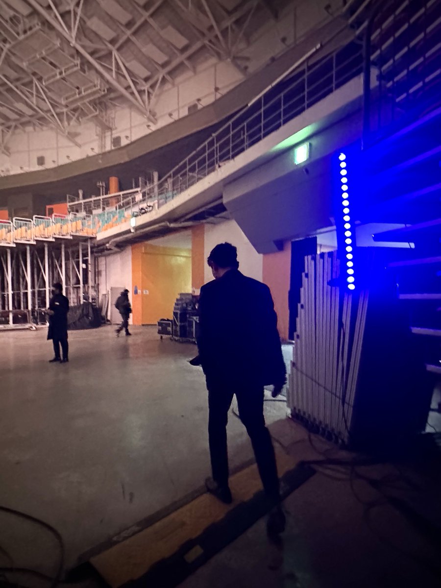 zerotakofficial's tweet photo. [🎁]

뒷모습만 봐도 느껴진다
2023년도 #영탁 의 해라는거...✨

#YOUNGTAK
#MMM #신사답게
#SeoulMusicAwards https://t.co/tSx1lIZfe2