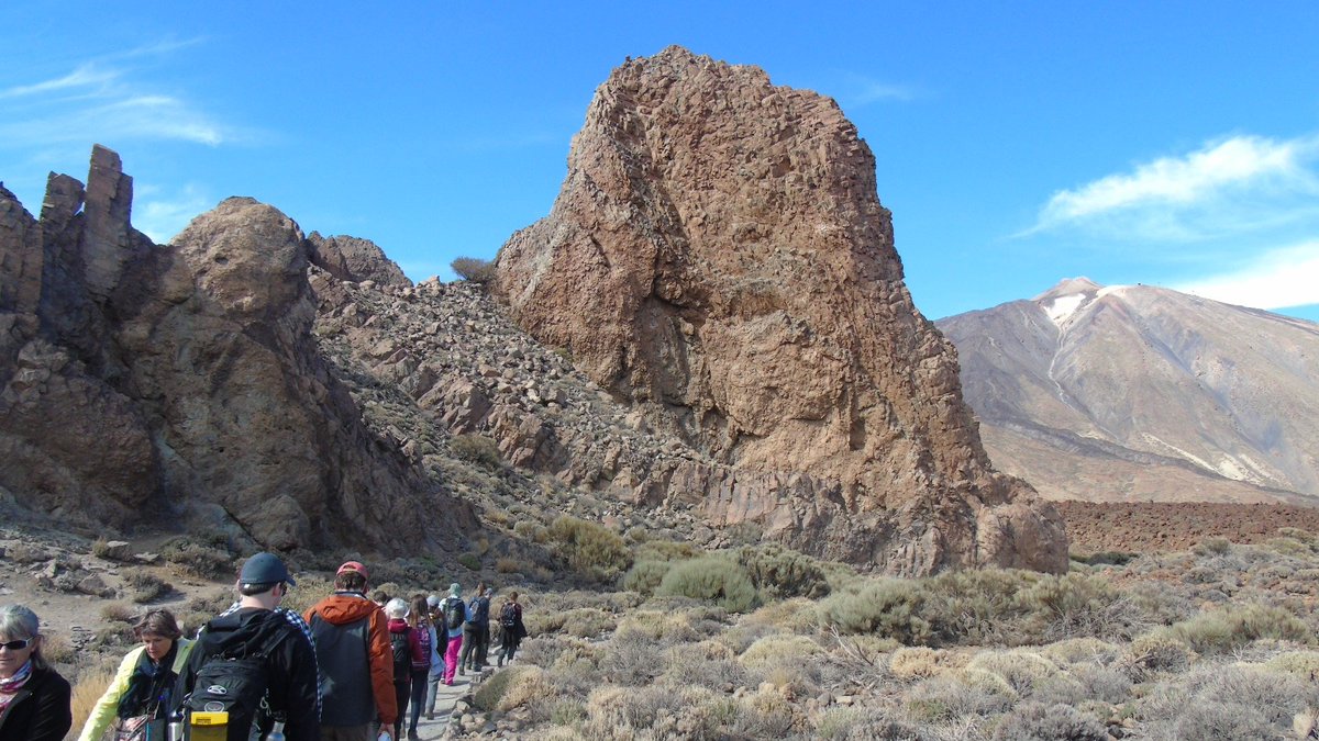 Geology_Tim's tweet photo. Some lovely volcanics from Tenerife #Geology #extrusive #volcanic https://t.co/NhFfxJrpcL