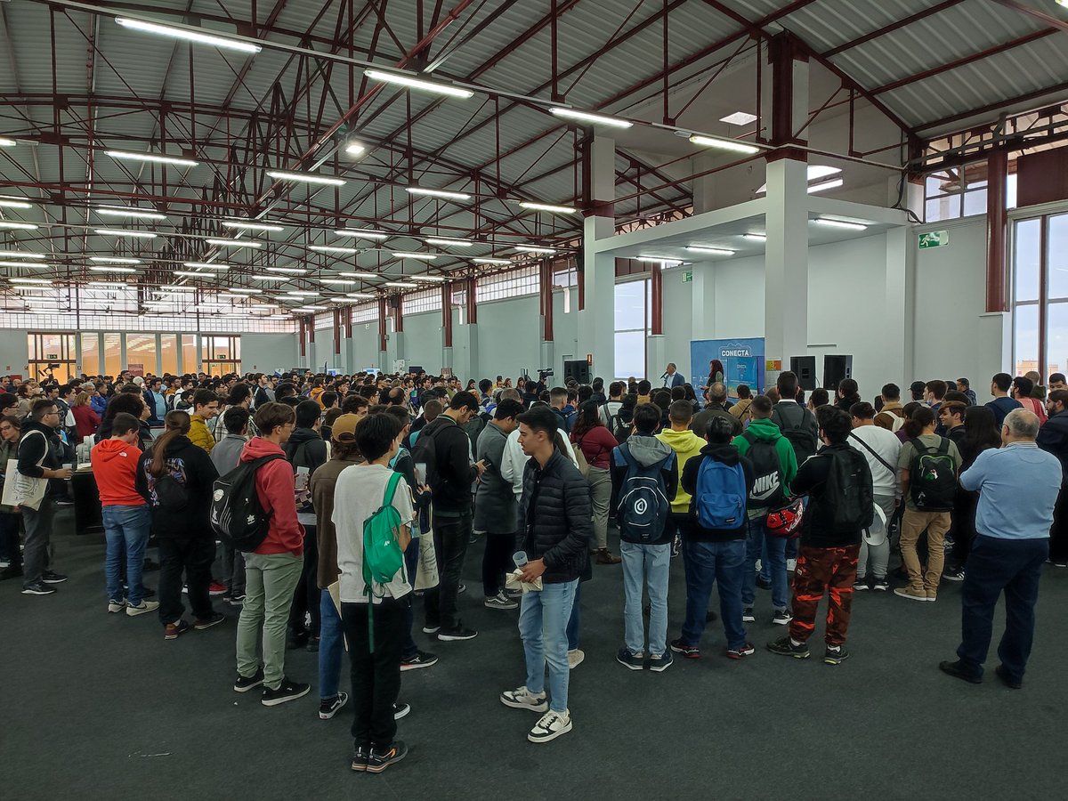 GrupoInetel's tweet photo. Nuestro jefe del área de Desarrollo de Software, Fernando Ojeda, comienza a dar las primeras charlas con los estudiantes de FP en el #Conecta2023, que organiza la @SPEGC y que este año se celebra en @infecar
#Inetel #Inerza #Contactel #FP https://t.co/qagrgPIQbJ