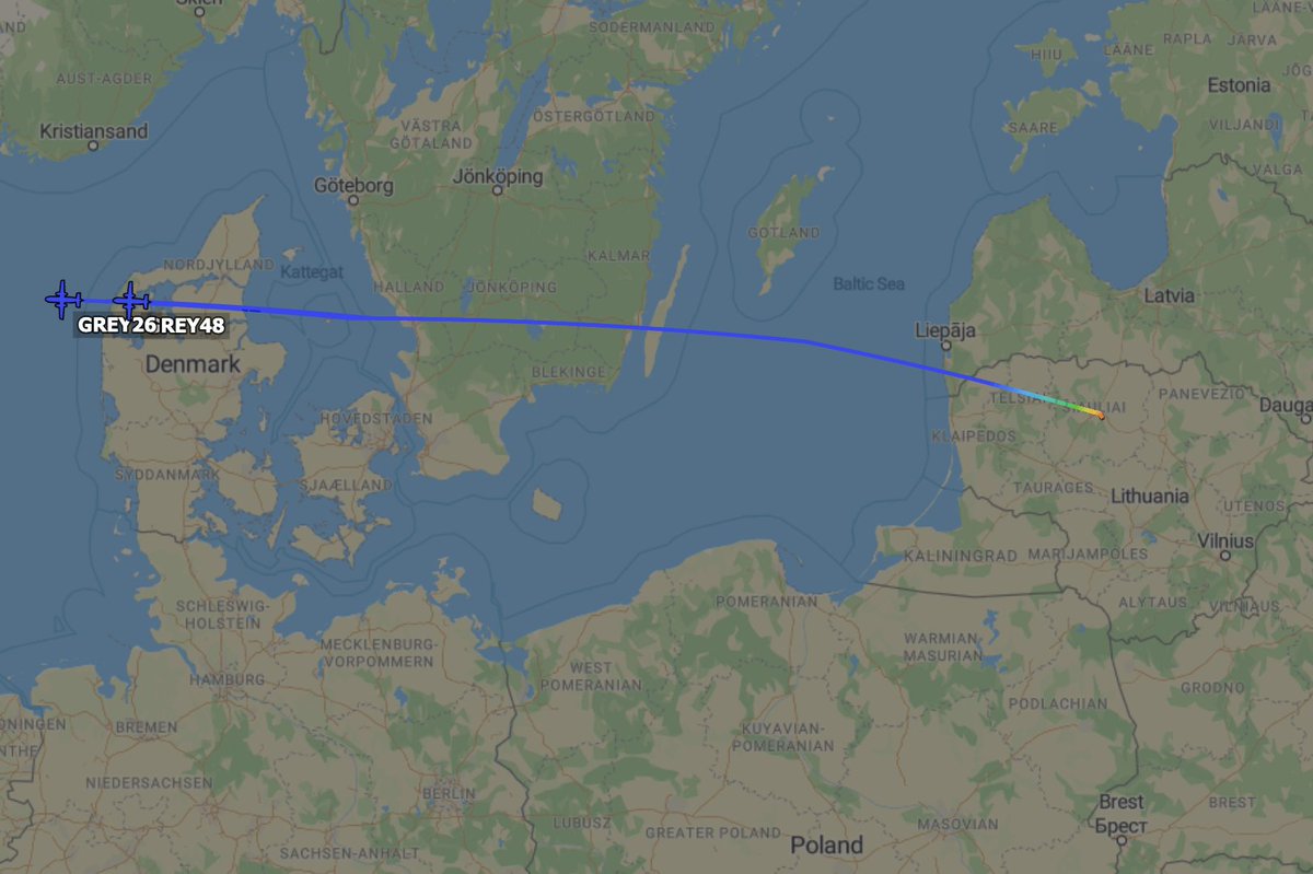 TheSnoopySnoop's tweet photo. Pair of ⚡️ RC-12X Guardrail's ⚡️ heading west from Lithuania this morning
#GREY26 #AE1208 91-00516
#GREY48 #AE515E 88-00325
#AvGeek #planespotting #haveglass #aviation https://t.co/Nayd8pBrsf