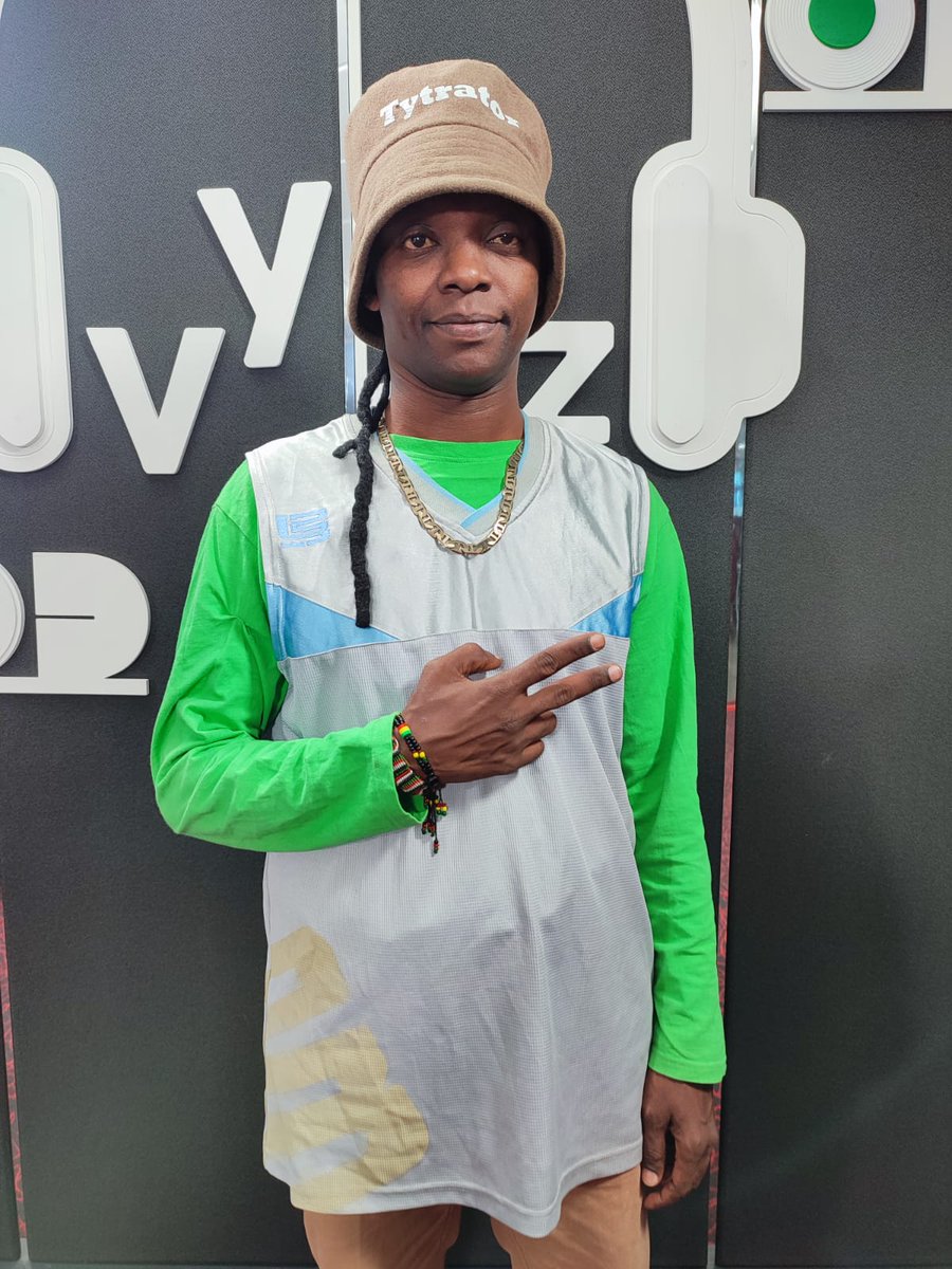 VybezRadioKE's tweet photo. Story ya reggae ilianzia wapi? Tambua more Leo na MC Juggler! #BaseRep #VybeAYard https://t.co/KxOAI9vAfL