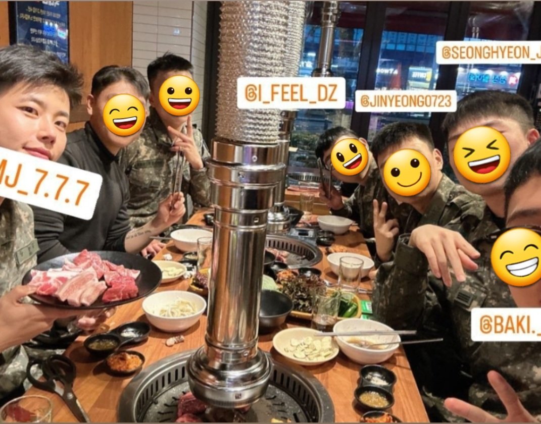 myungjuni5959's tweet image. 엠일병의 은밀한 외출 일기IV✒️📔❤️

크아아앜😍 
외출네컷도 내놔🤲❤️

#육군사관학교 #육사군악대 
#엠외출 #엠제이 #김명준 #아스트로