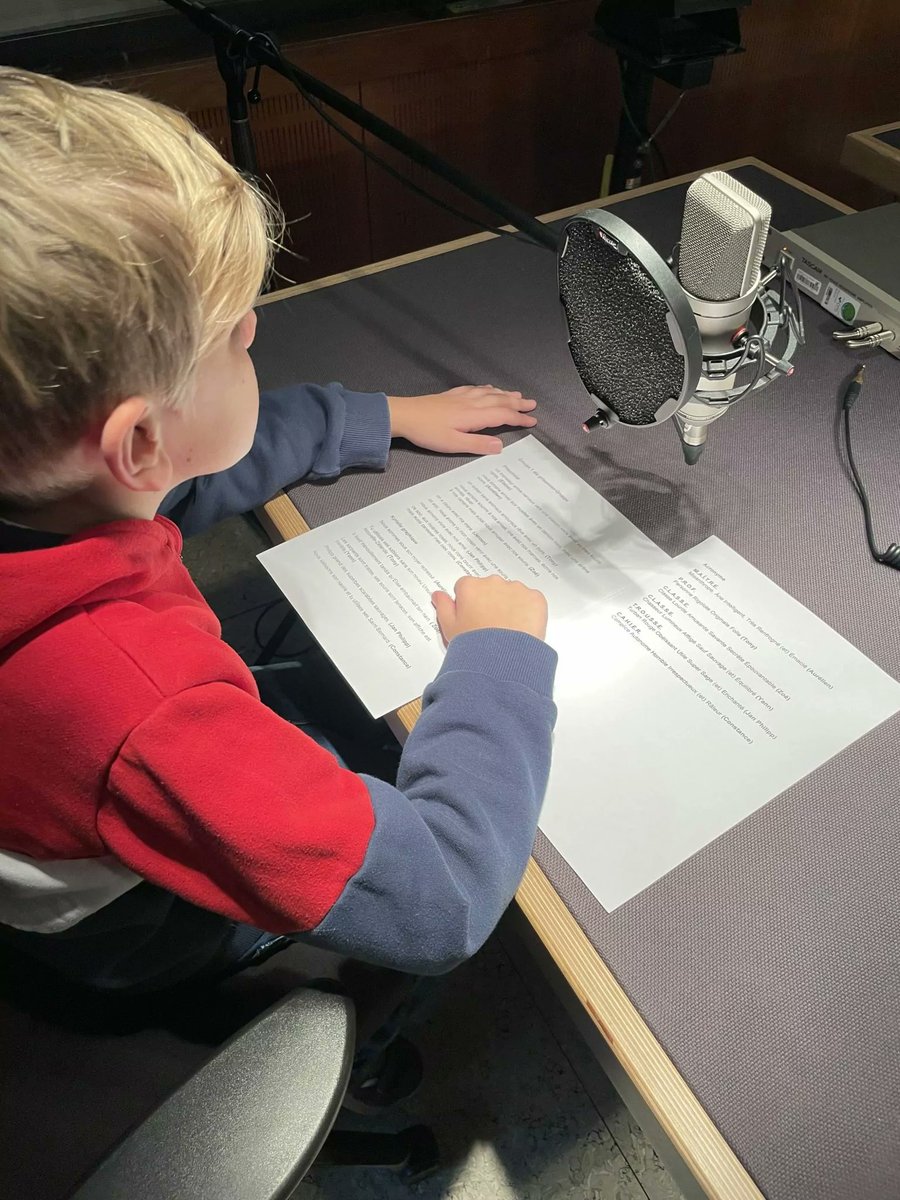 EFSD_SB's tweet photo. 🇫🇷🇩🇪 CRÉATIONS RADIOPHONIQUES 
Les mini-pièces radiophoniques des CM1 de l'EFSD sont diffusés à l’occasion des 60 ans du Traité de l’Élysée entre le 19 et le 22 janvier sur @SRKommunikation 
https://t.co/hXjujWk0dX @aefeinfo #traitedelElysee #60ans60Jahre #ElyseeVertrag #zecoaefe https://t.co/syLQ8Mamty