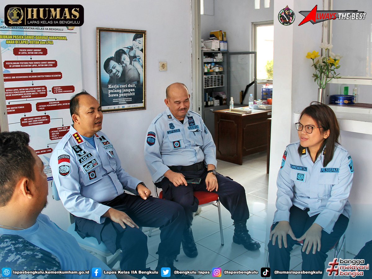 bengkulu_lapas's tweet photo. HADIRI PERPISAHAN DOKTER LAPAS, KALAPAS UCAPKAN SALAM PERPISAHAN 

#pemasyarakatan #lapasbengkulu #pengayoman #bengkulu #kemenkumhambengkulu #pastipadek #makinpasti #satgasgagakriang #diarykemenkumham https://t.co/TitXGglQtD