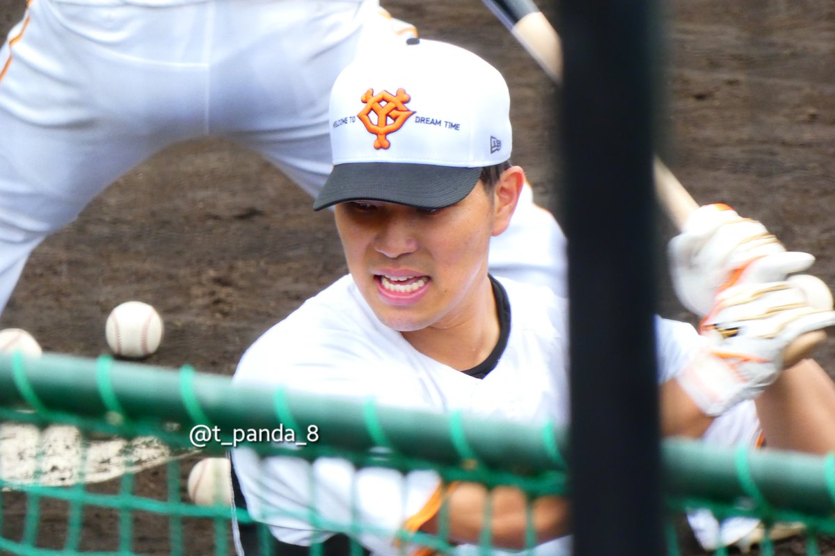 t_panda_8's tweet photo. 2022.10.22 Saturday
.
もういっちょたくぞーさん。
#大城卓三 #ジャイアンツ球場
#g球場 #読売ジャイアンツ
#ジャイアンツ #読売巨人軍 #巨人
#不屈 #giantsevolution
#G党 #巨人ファン #プロ野球 #野球 https://t.co/lSdMusUkY8