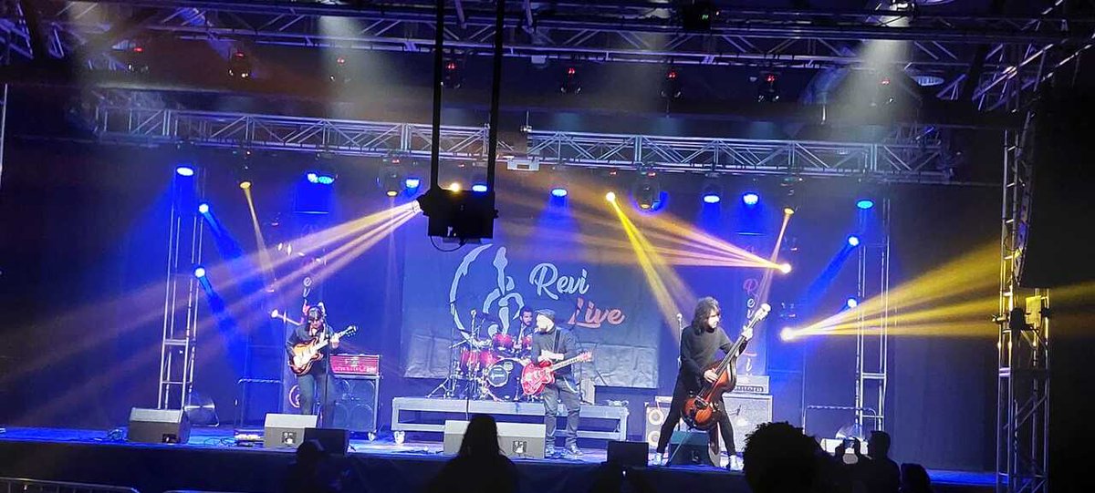 jmdvicalvaro's tweet photo. Siguen las galas del II Concurso de Bandas de #Vicálvaro. Conciertos de #accesolibre en sala #Revilive desde las 19:00 h.
#poprock
20ENE: Billete de ida, D3NY4L, Fuera de Servicio, Los Danger
#culturaurbana
22ENE: V Pure, Edu de Nova, El Bengalí, Leonmvi
https://t.co/FEznvUduZo https://t.co/M5M4k3K7F3