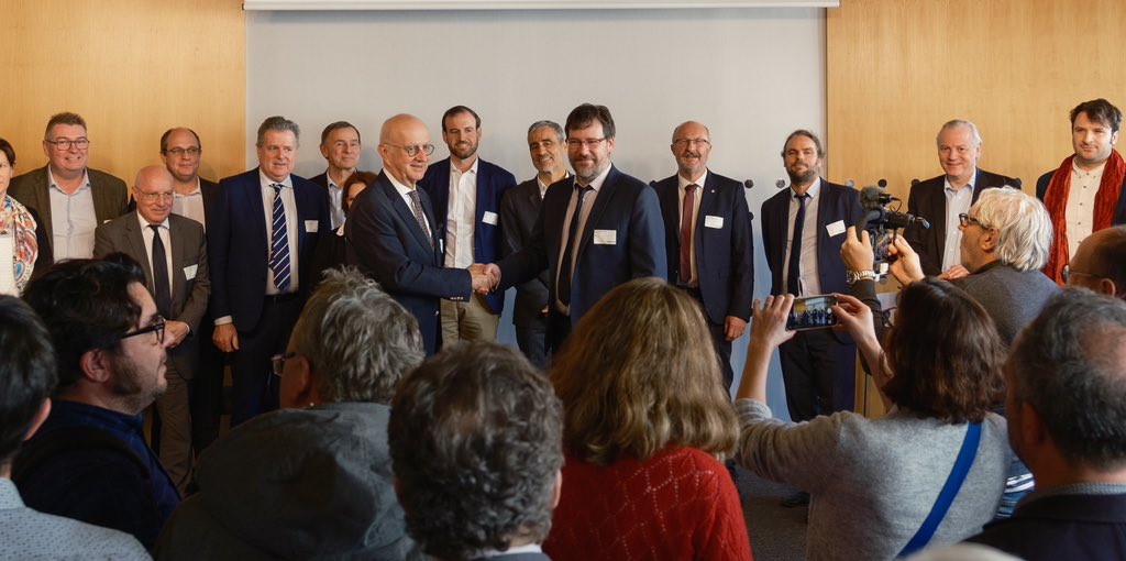 Un projet exemplaire qui réunit de nombreux partenaires.   Bravo à <a href="/NeolineOnline/">NEOLINE - wind powered shipping</a> pour avoir réussi à les faire coopérer et aboutir à la signature du contrat de construction. Point de départ concret de l’aventure.