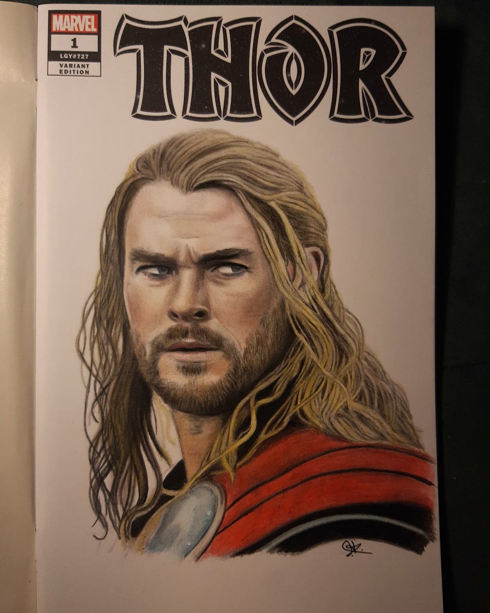 DustinRidgen's tweet photo. Finished a Chris Hemsworth thor cover.  Took about 8 hours done in colored pencils. 
#Thor #Marvel #fanart #sketch #realism #art @chemsworth_thor @chrishemsworth #MarvelComics https://t.co/XiTXMHmitw