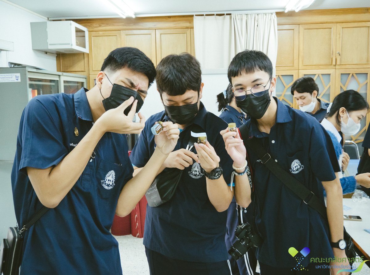 pharcmu's tweet photo. คณะเภสัชศาสตร์ มหาวิทยาลัยเชียงใหม่ เปิดบ้านต้อนรับ นักเรียนโครงการห้องเรียนพิเศษระดับชั้นมัธยมศึกษาชั้นปีที่ 6 จากโรงเรียนราชวินิตบางเขน กรุงเทพมหานคร  เข้าเยี่ยมชมคณะฯ เปิดโลกทัศน์ และได้รับความรู้ด้านการศึกษาต่อในระดับปริญญาตรี
#เภสัชมช #เภสัชศาสตร์ #มหาวิทยาลัยเชียงใหม่ #CMU https://t.co/35T7CsGaek