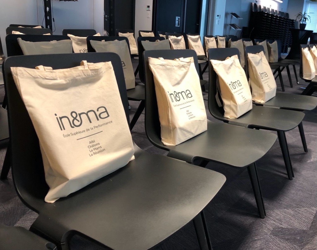 #Conférence 👨‍🏫 : Aujourd’hui, le campus in&amp;ma Châlons 4.0 organise une conférence de presse pour présenter ses nouveautés et ses projets d’avenir auprès des médias et d’entreprises partenaires 🚀

#inemasup #CampusChalons #Management #Industrie #Ingénierie #Commerce #Evenement