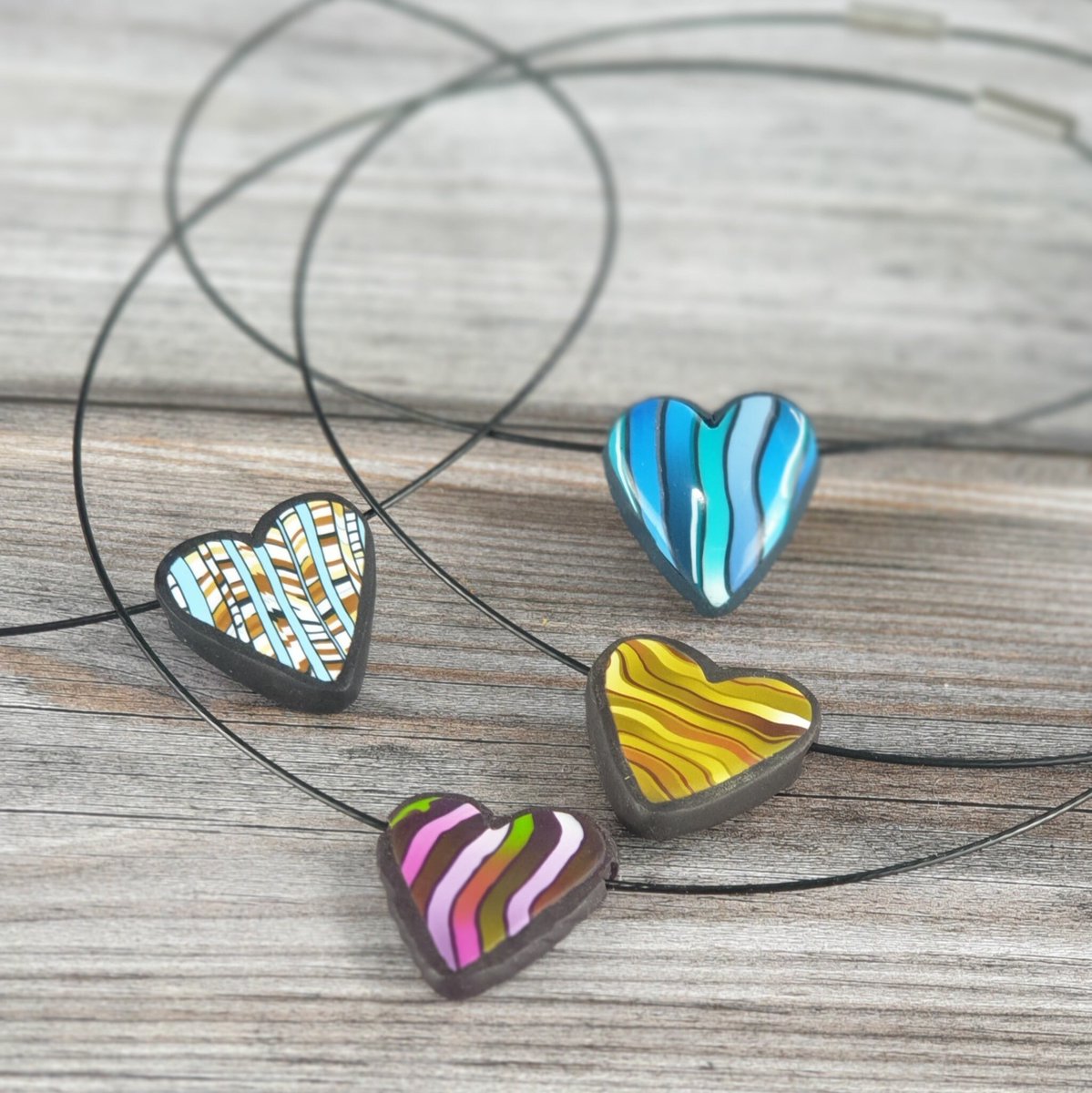 ShakeTheTreeDP's tweet image. I know it&apos;s been a while since I&apos;ve shared anything with you here, but as we head toward Valentine&apos;s Day, here are some little heart necklaces I have in stock!
See my Etsy shop for more details:
etsy.com/uk/shop/ShakeT…
