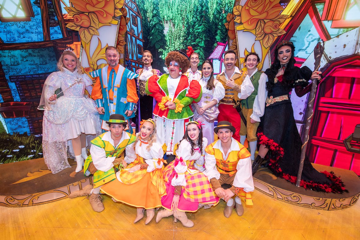 South Wales Life (@southwaleslife) on Twitter photo Huge congratulations to <a href="/SwanseaGrand/">Swansea Grand Theatre</a> <a href="/SwanseaCouncil/">Swansea Council</a> on their box office, record breaking panto Beauty and the Beast. Time to look forward to Cinderella this year. <a href="/mrjoemcfadden/">Joe McFadden 🧢</a> <a href="/KevJohnscymru/">Kev Johns MBE</a> <a href="/mattedwardsmgc/">Matt Edwards</a> <a href="/gallivanhayl/">Hayley Gallivan</a>
southwaleslife.com/beauty-box-off… Huge congratulations to <a href="/SwanseaGrand/">Swansea Grand Theatre</a> <a href="/SwanseaCouncil/">Swansea Council</a> on their box office, record breaking panto Beauty and the Beast. Time to look forward to Cinderella this year. <a href="/mrjoemcfadden/">Joe McFadden 🧢</a> <a href="/KevJohnscymru/">Kev Johns MBE</a> <a href="/mattedwardsmgc/">Matt Edwards</a> <a href="/gallivanhayl/">Hayley Gallivan</a>
southwaleslife.com/beauty-box-off…