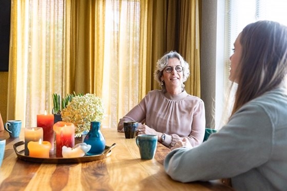 IPSO_nl's tweet photo. Ingeborg vond houvast bij het IPSO centrum. ‘Toen ik hoorde dat ik #kanker had, vond ik hier veel steun. Omdat je er weer goed uitziet, denkt de omgeving ook dat het meteen goed met je gaat. Ondertussen zit het woord kanker nog elke dag in je hoofd.'
https://t.co/PDS2DxPEt5 https://t.co/GX6jY7Y2SB