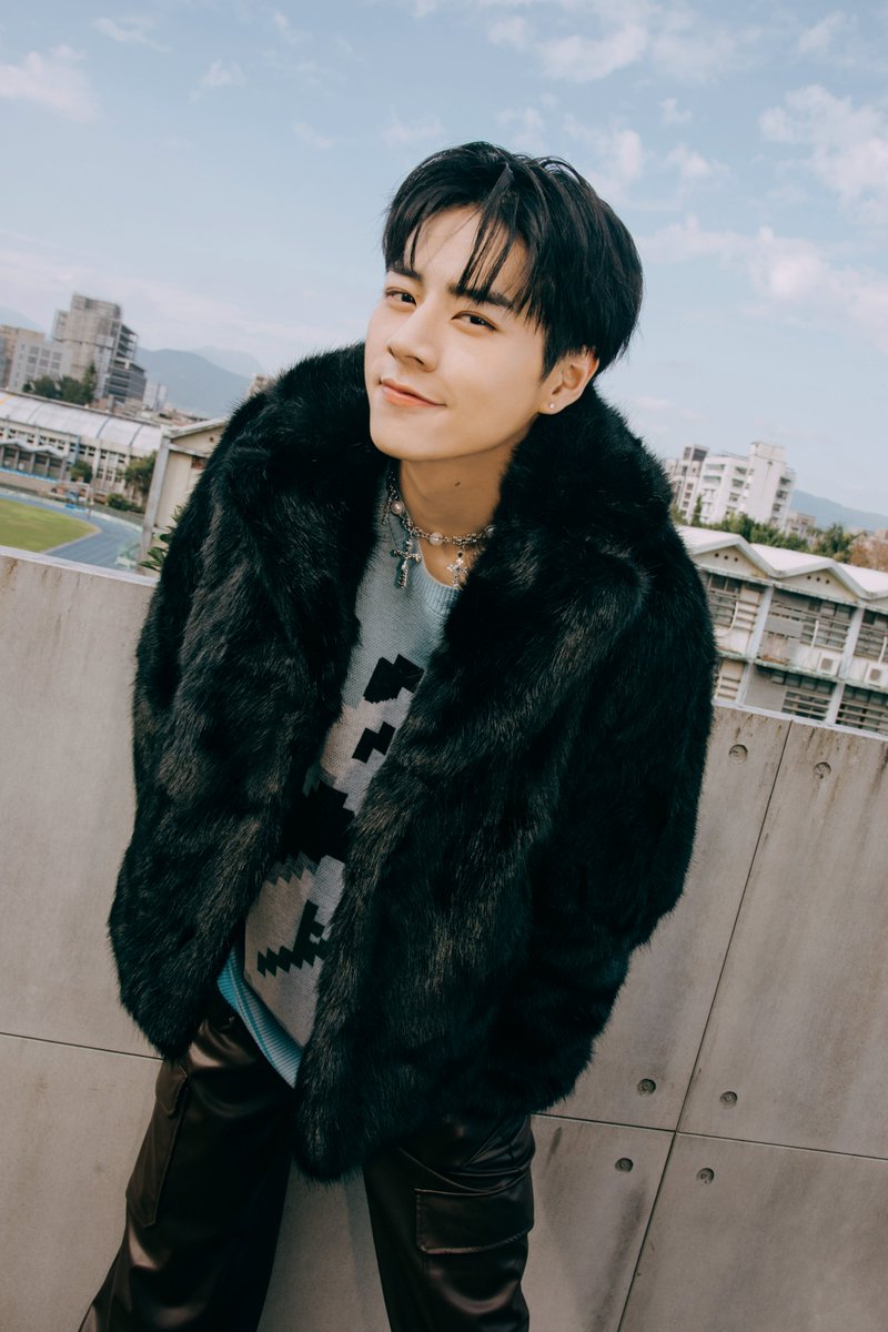 Official_Ozone_'s tweet photo. Ozone - ‘想跟你就這樣靠得越來越近’
ε٩(*♡A♡*)۶з
#林佳辰 #Summer
#Ozone
#Ozone想跟你就這樣靠得越來越近
#想跟你就這樣靠得越來越近
#CantControlIt
#🦄 https://t.co/xLMgYX1Ieo