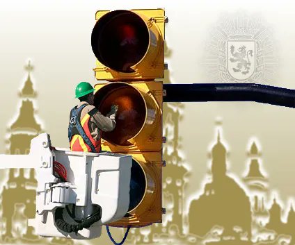 policiazaragoza's tweet photo. ⚠️ Atención, #Cerma solicita servicio "puntual" para corte de semáforos en:
🔹Calle Celma con Echegaray
🔹Pº Echegaray con C/ Postigo
🔹Plaza Europa
Precaución al circular por el entorno
Atención a las indicaciones de los agentes que están regulando el #TraficoZGZ https://t.co/HLr9Q5jZG6