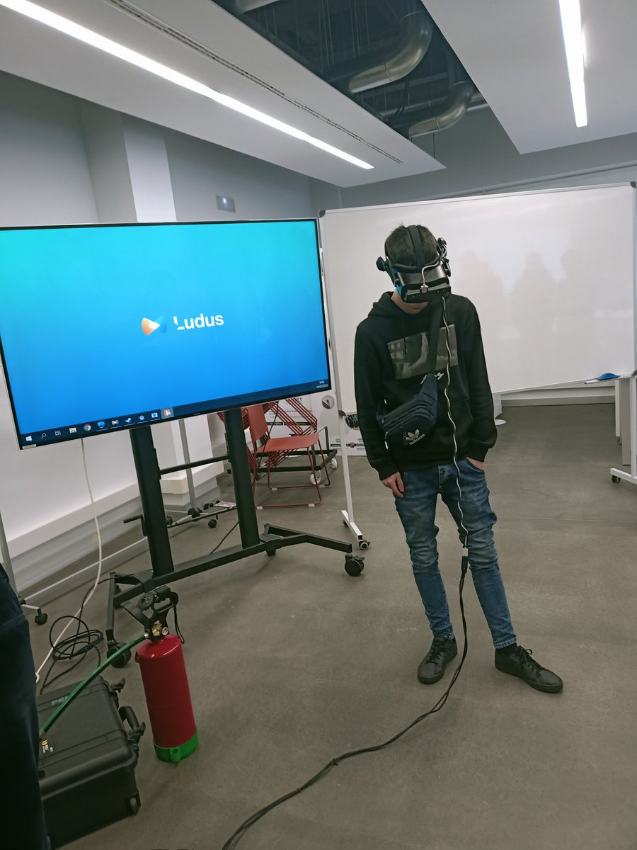 PROVIDER BIC BIZKAIA.
Alumnos de Transporte y Logística participan en los talleres de realidad virtual.