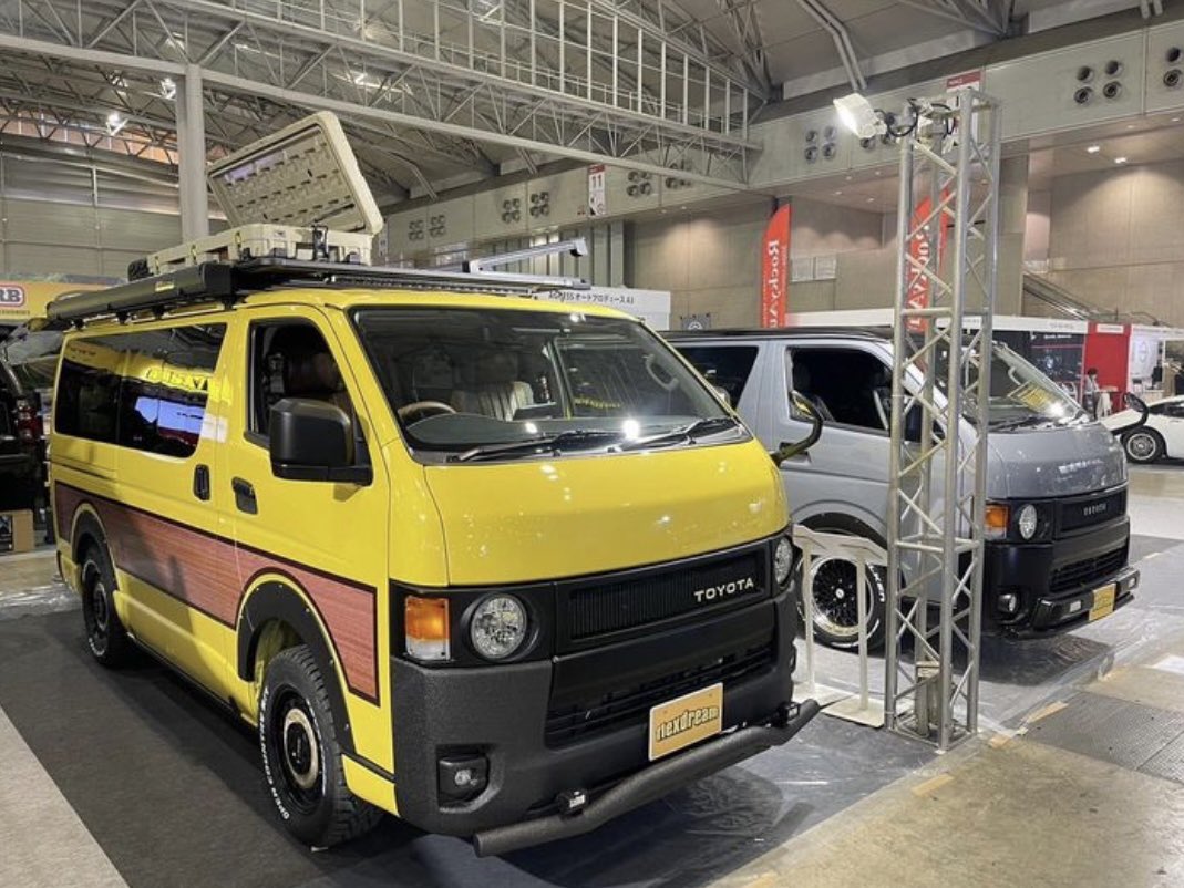 hiace_misato's tweet photo. 東京オートサロン2023 flexdreamブースにも展示していた

ハイエース丸目換装FDｰclassic👀

車中泊できる街乗り仕様車:FDｰBOX5Campingが当店に😆😆😆

ハイエース専門店がこだわり抜いたカスタムデモカー⭐️

是非ご覧に来て下さい🎶🎶

#flexdream #ハイエース三郷店 https://t.co/ZhXVf9Mfu0