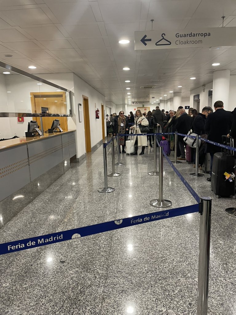 FranComin4U's tweet photo. Inaceptable que la primera imagen de la feria que representa el Turismo en nuestro país sea esta 😤🤦‍♂️ y aún así no nos frena la ilusión que tenemos este año en @Bed4UHotels #Fitur2023 @fitur_madrid #IFEMADRID https://t.co/NWOLwoQonN