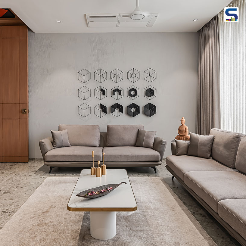 SurfacesMagzin's tweet photo. Wood Veneers With Grey Accents Give An Elegant Statement To this Modern Bungalow in Surat | Prangan Design
Read More: https://t.co/x6t45kwTi8
#surfacesreporter #morningnews #architecture #interiordesign #buildingmaterials #news
#woodveneers #greyaccents #modernbungalow https://t.co/OOqnUAtgxq